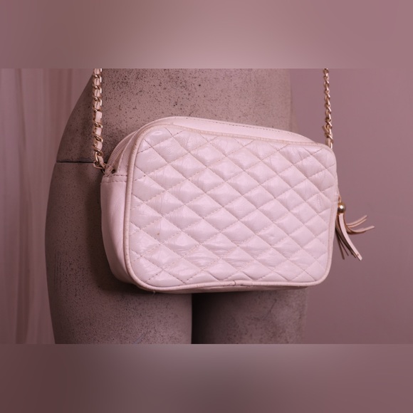 1980s Allan Edward | Quilted White Leather Double Pocket Purse with Metal Chain - Picture 14 of 15